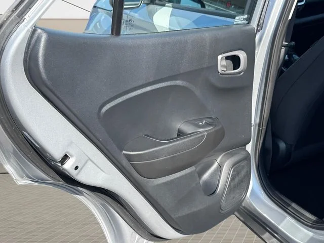 Used 2022 Silver Hyundai SEL image 18