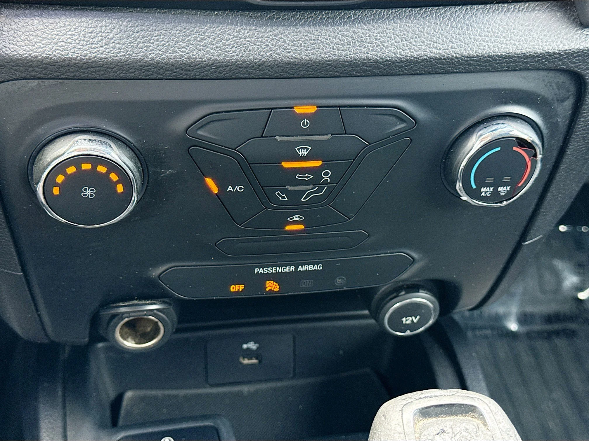 Used 2019 Saber Metallic Ford XL image 30