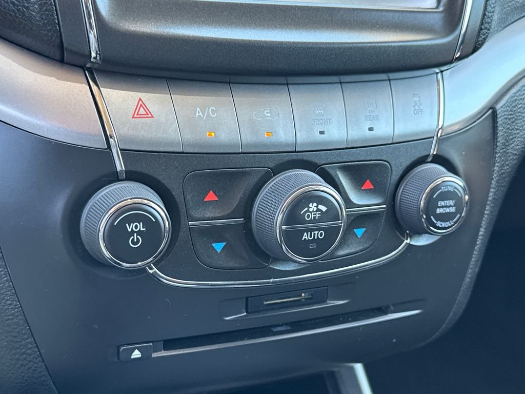 Used 2020 Silver Dodge Crossroad image 31