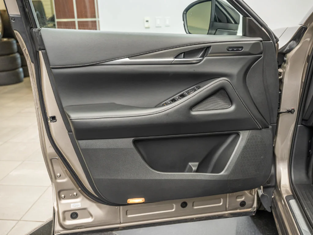 Used 2023 Warm Titanium INFINITI LUXE image 18
