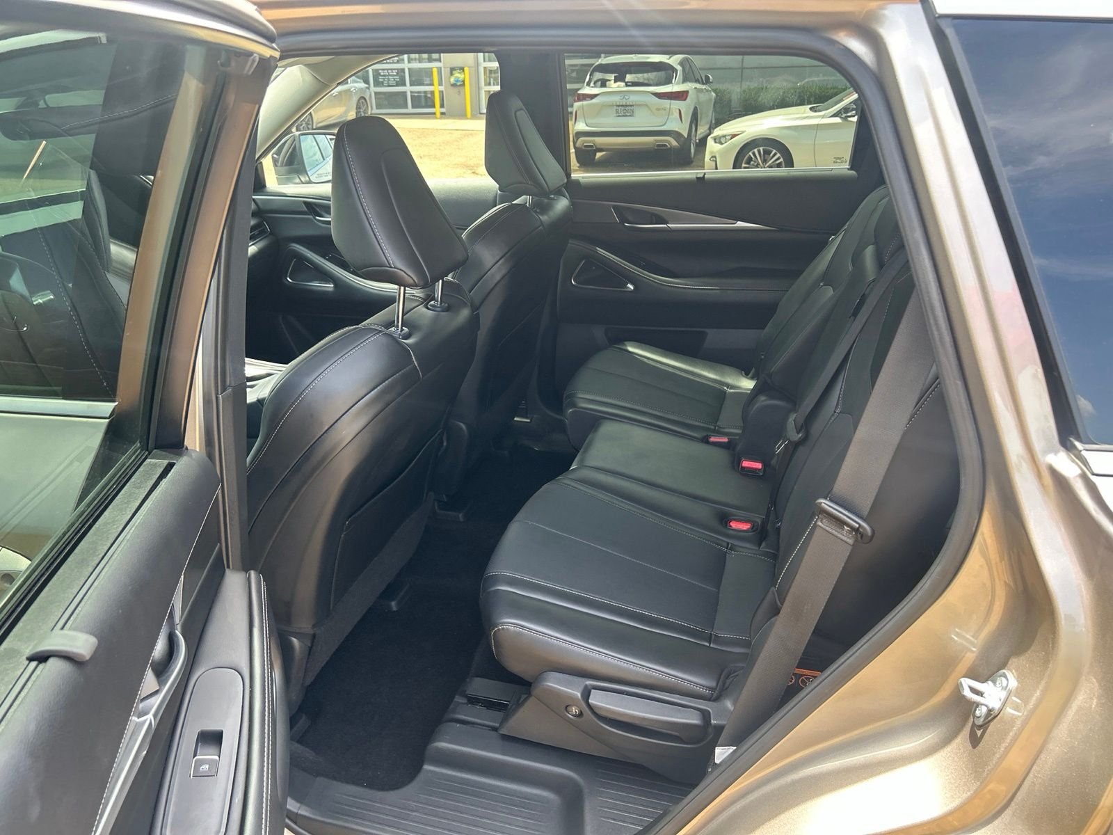 Used 2026 Silver INFINITI LUXE image 9