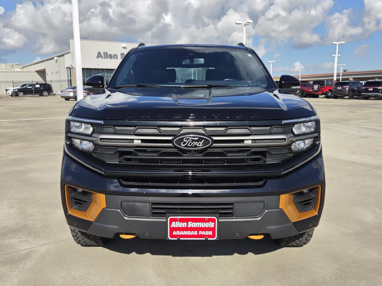 Used 2025 Agate Black Metallic Ford Tremor image 8