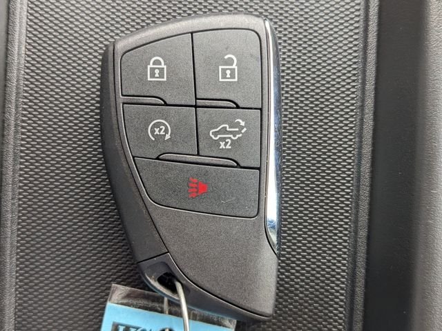 Used 2025 White Chevrolet LT image 26