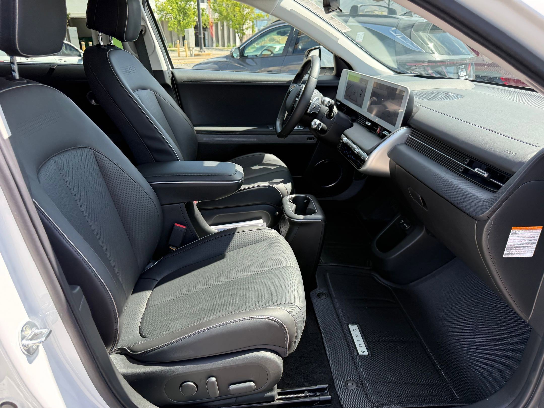 2024 Hyundai IONIQ 5 Limited - Photo 31