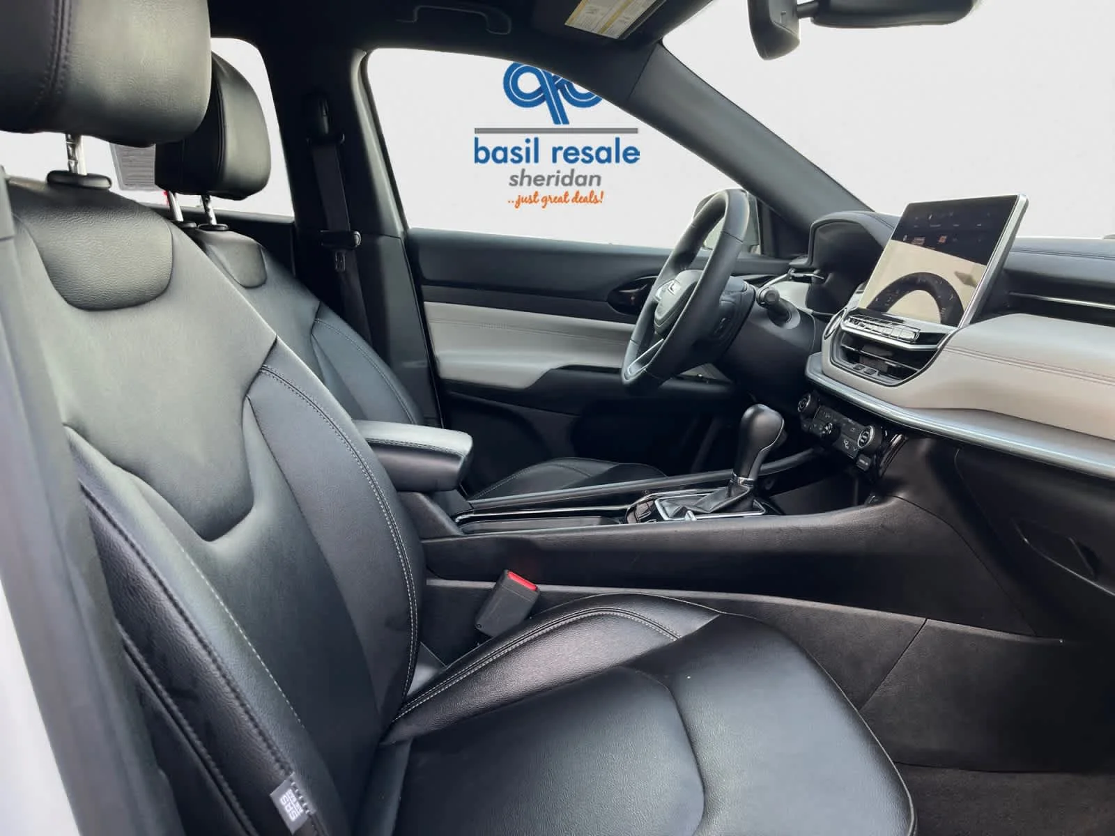 Used 2025 Bright White Clearcoat Jeep Limited image 17