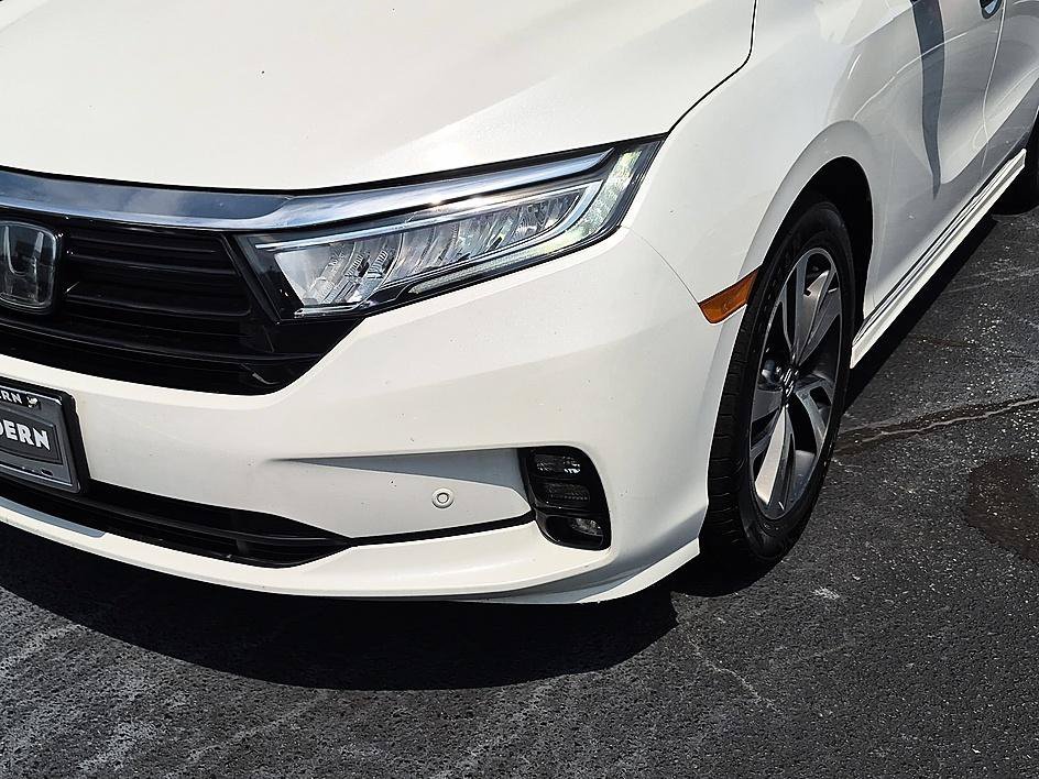 Used 2022 White Honda Touring image 9