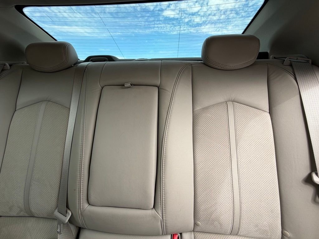 Used 2009 Silver Cadillac Base image 7