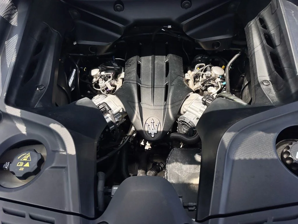 Used 2022 Blue Maserati Base image 26