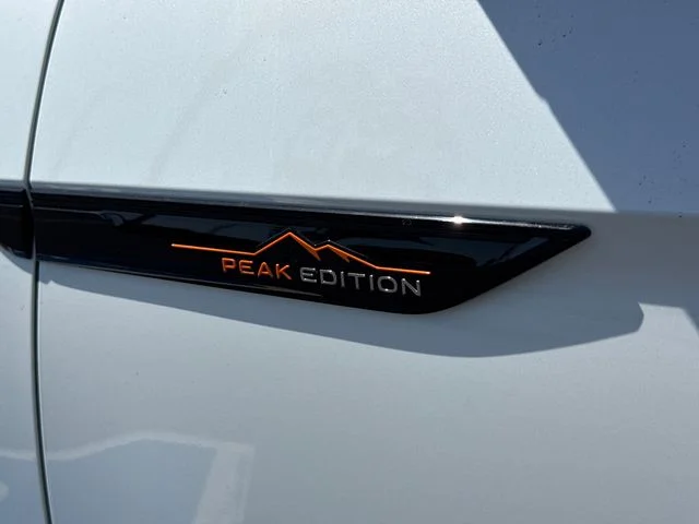New 2026 Opal White Pearl Volkswagen 2.0T Peak Edition image 13
