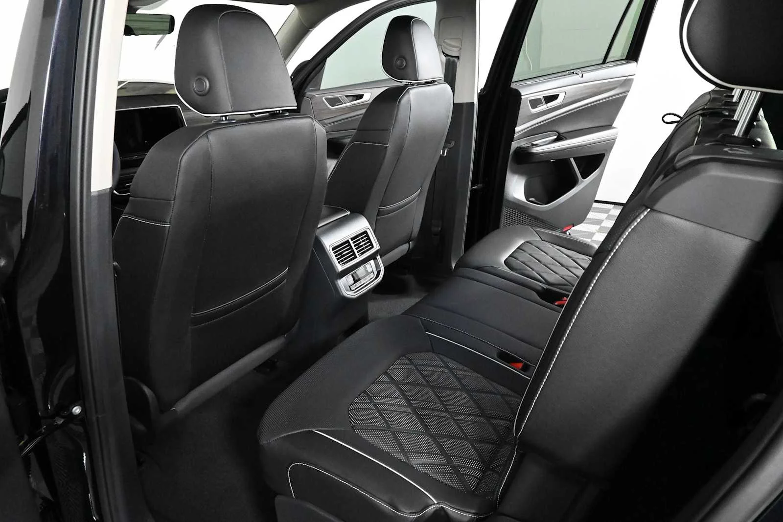 New 2026 Deep Black Pearl Volkswagen 2.0T SEL Premium R-Line image 17