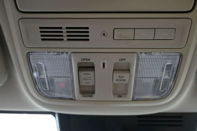Used 2019 White Honda EX-L image 31