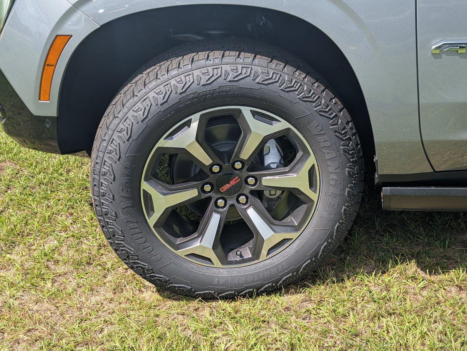New 2026 Sterling Metallic GMC AT4 Ultimate image 9