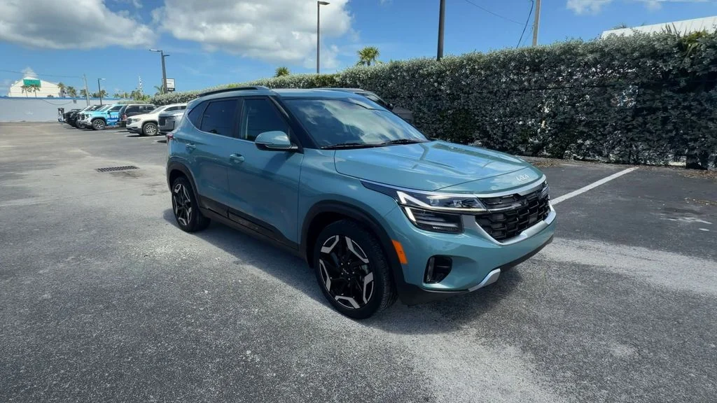 Used 2024 Blue Kia SX image 2