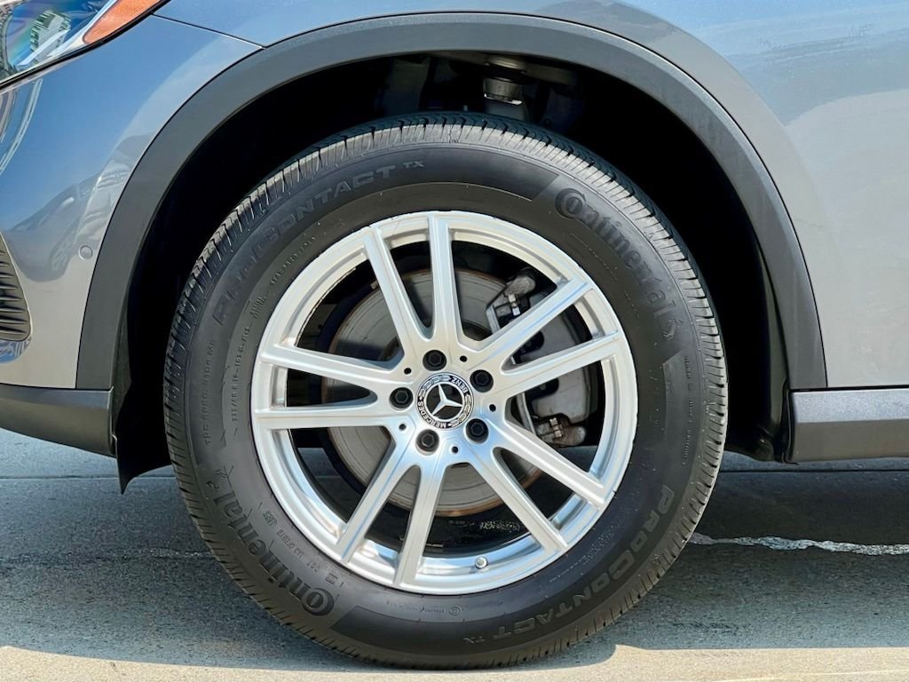 Certified Used 2023  Mercedes-Benz GLC 300 image 14