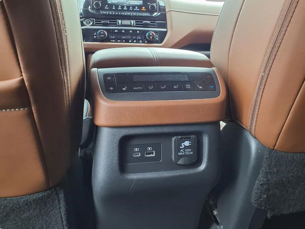 Used 2023 Gray Nissan Platinum image 24