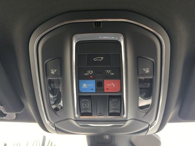 New 2026 Baltic Gray Metallic Clear-Coat Exterior Paint Jeep Laredo X image 25