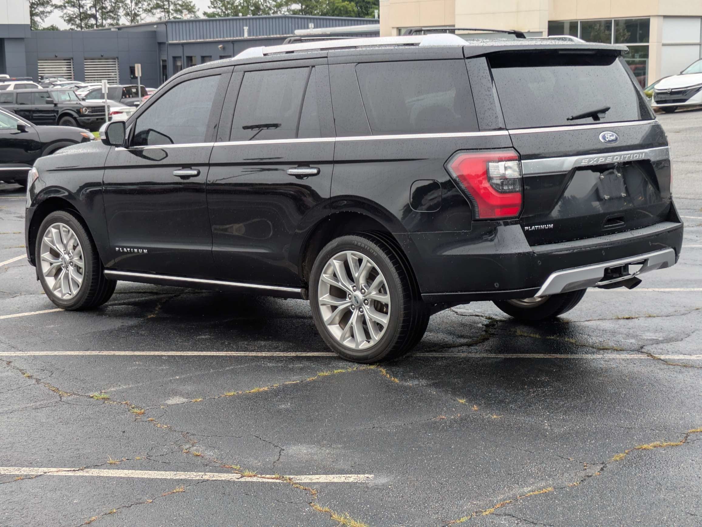 Used 2019 Black Ford Platinum image 5