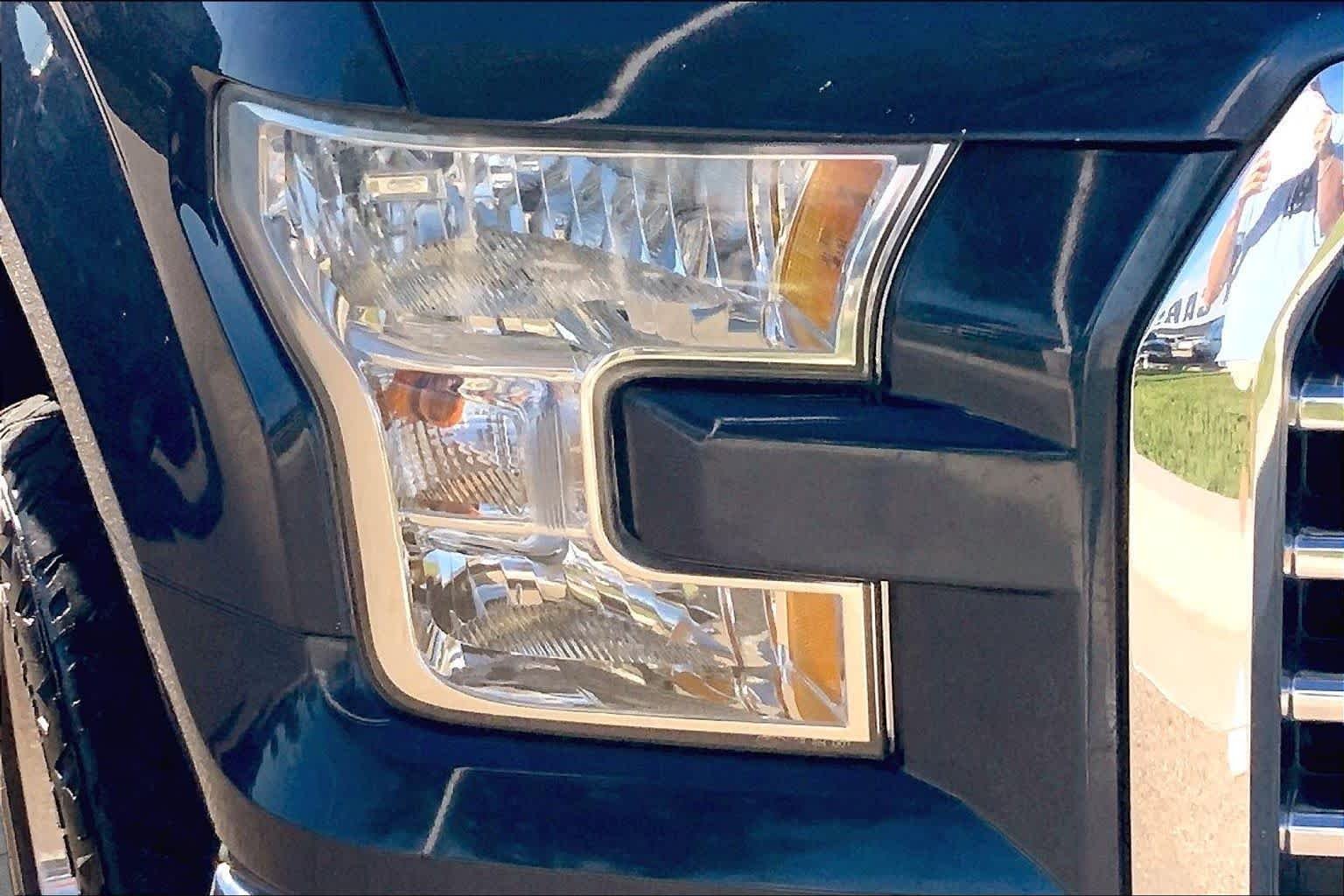 Used 2016 Blue Jeans Metallic Ford XLT image 27
