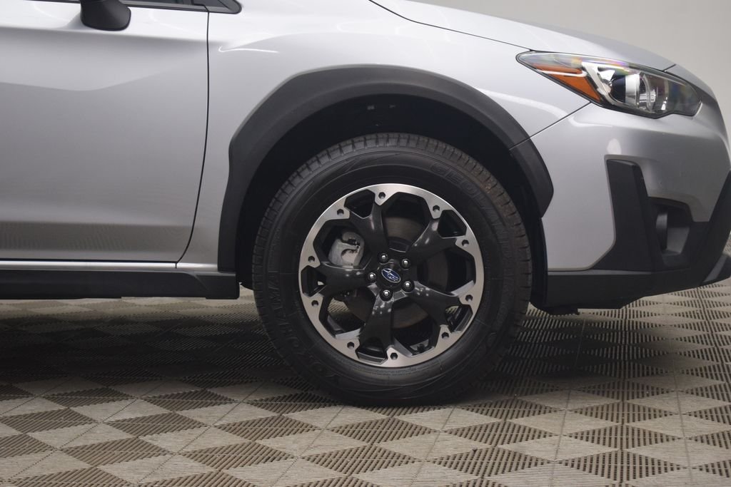 Used 2022 Ice Silver Metallic Subaru Premium image 27