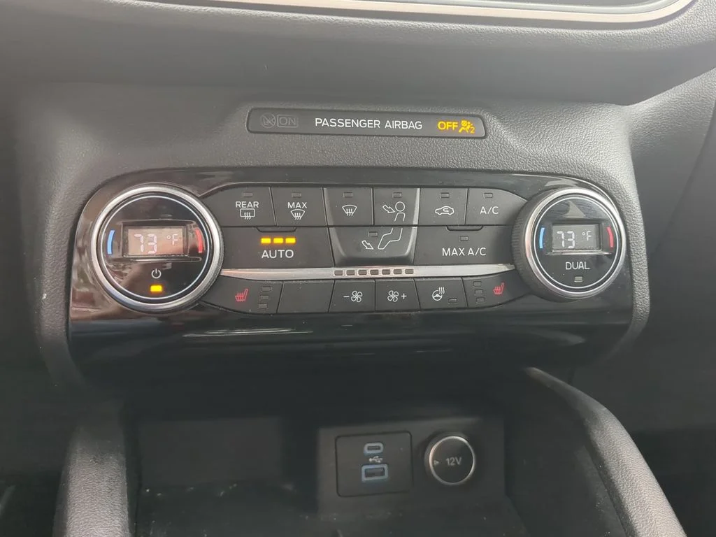 Used 2021 Gray Ford SEL image 26