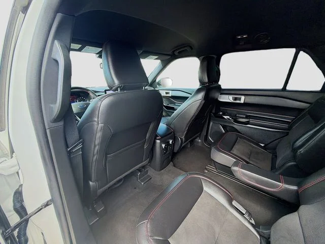 Used 2023 White Metallic Ford ST-Line image 25