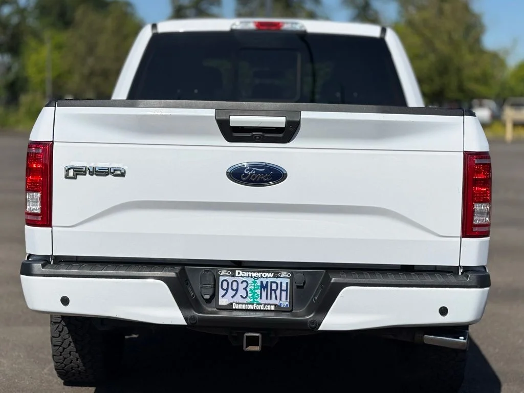 Used 2017  Ford XLT image 4