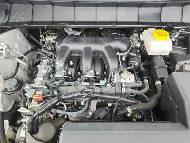 Used 2025 Silver Nissan Platinum image 17