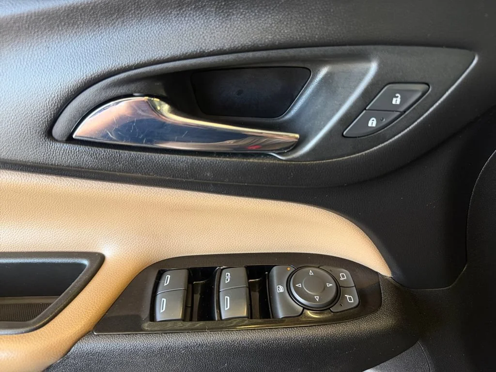 Used 2022 IRON GRAY METALLIC Chevrolet Premier image 29