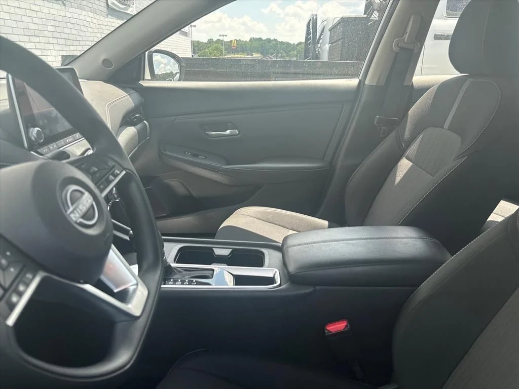 Used 2025 White Nissan SV image 16