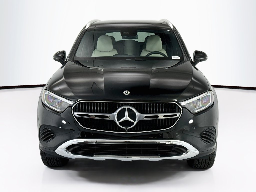Used 2026 Black Mercedes-Benz GLC 300 image 2