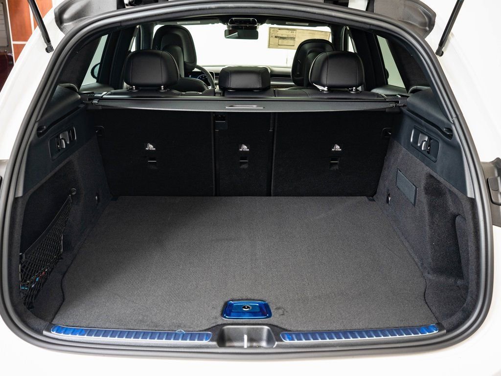Certified Used 2025 Polar White Mercedes-Benz GLC 300 image 19