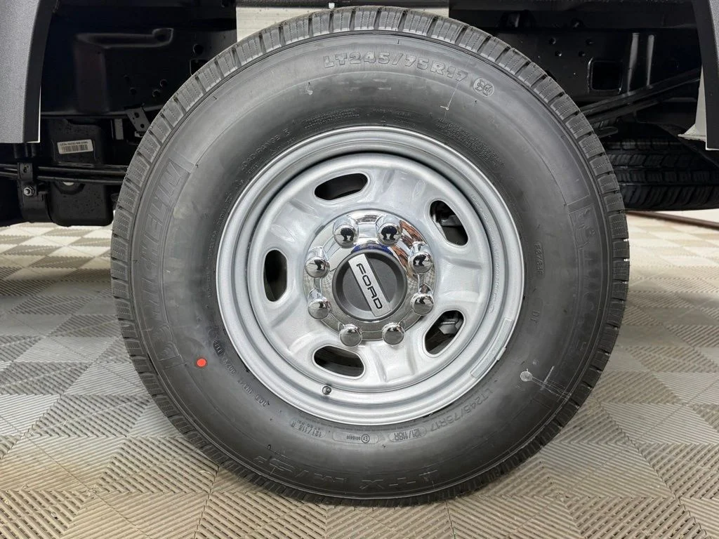 New 2026 Oxford White Ford F-250® XL image 23