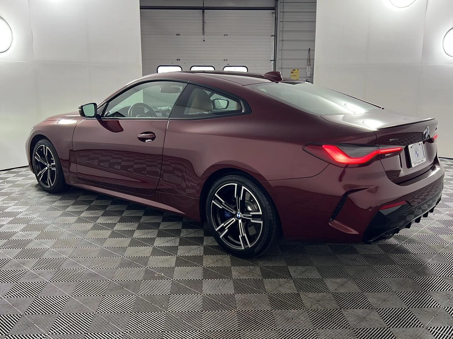 Used 2022 Aventurin Red Metallic BMW M440i xDrive image 9