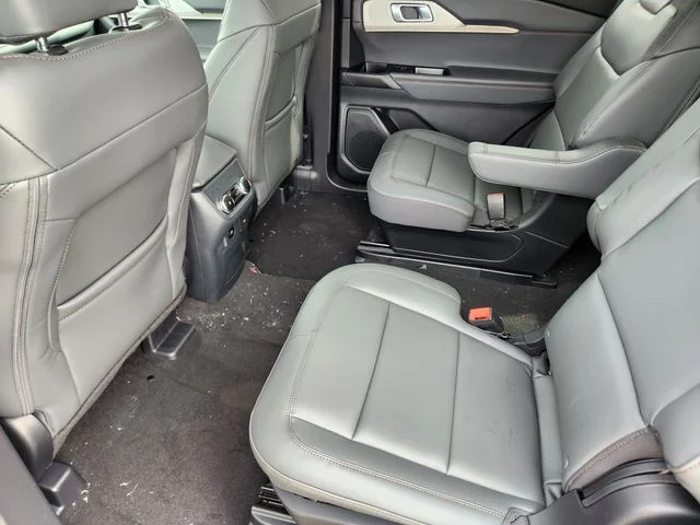 New 2026 Carbonized Gray Metallic Ford Active image 30