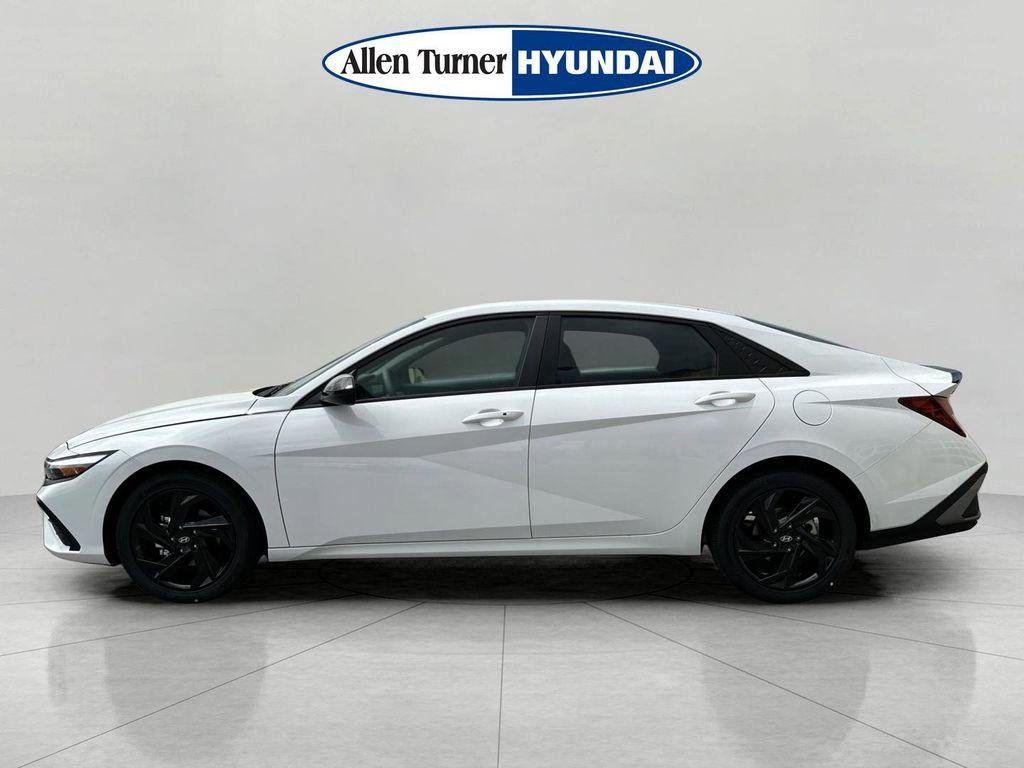 New 2026 Serenity White Hyundai SEL Sport image 4