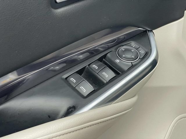 Used 2021 Silver Cadillac Luxury image 18