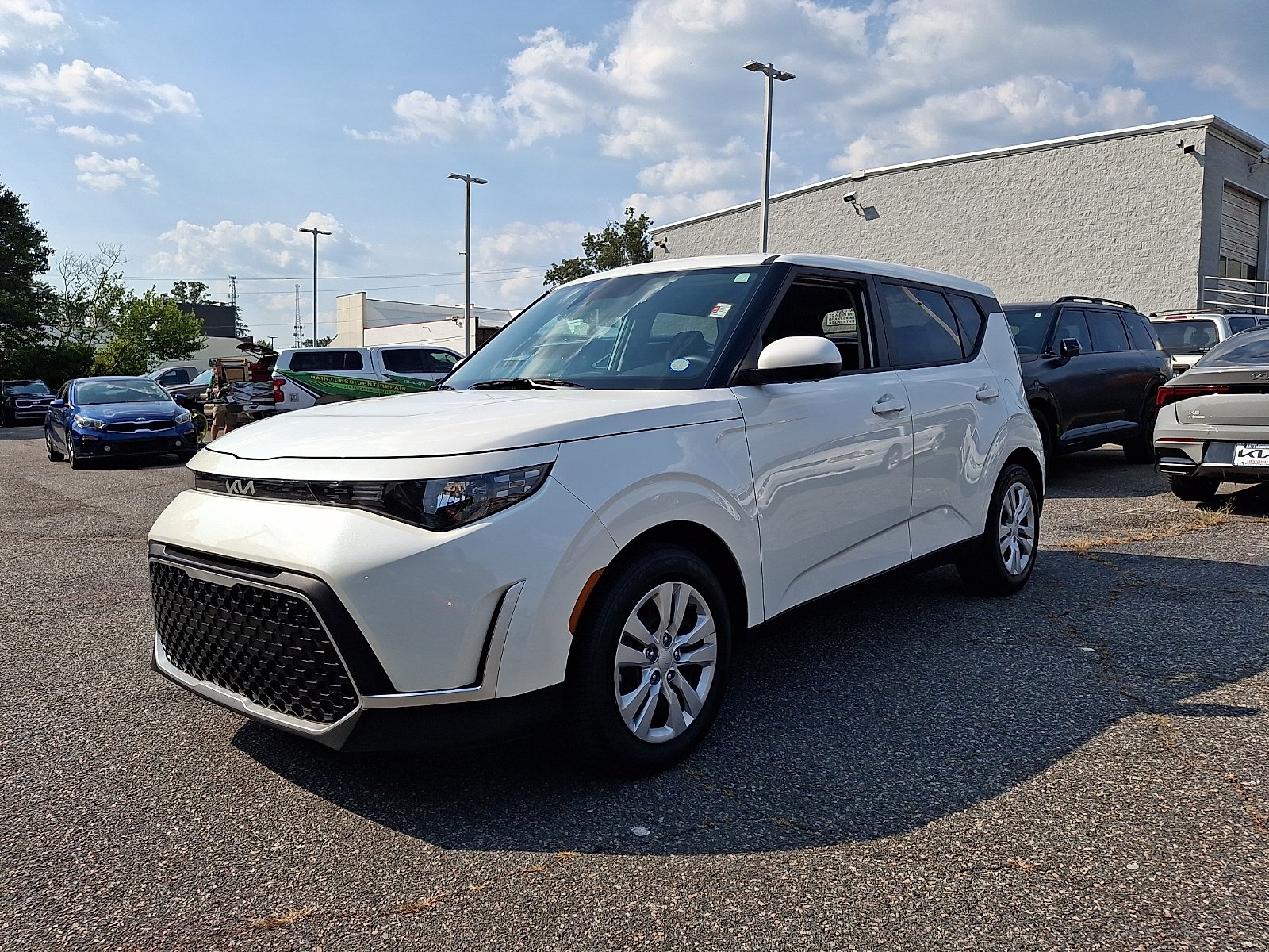 Certified Used 2025 Snow White Pearl Kia LX image 3
