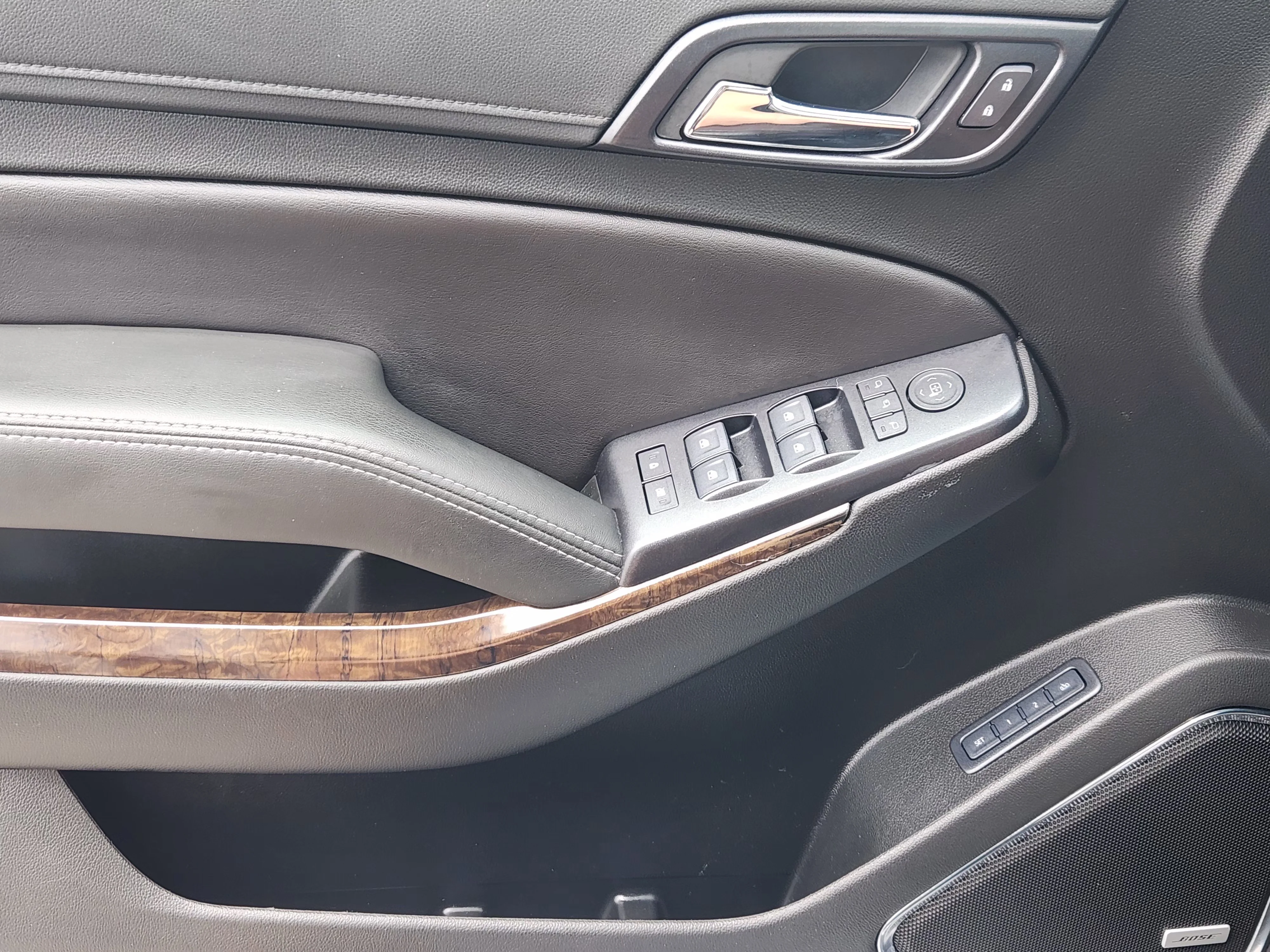 Used 2018 Silver Ice Metallic Chevrolet LT image 22