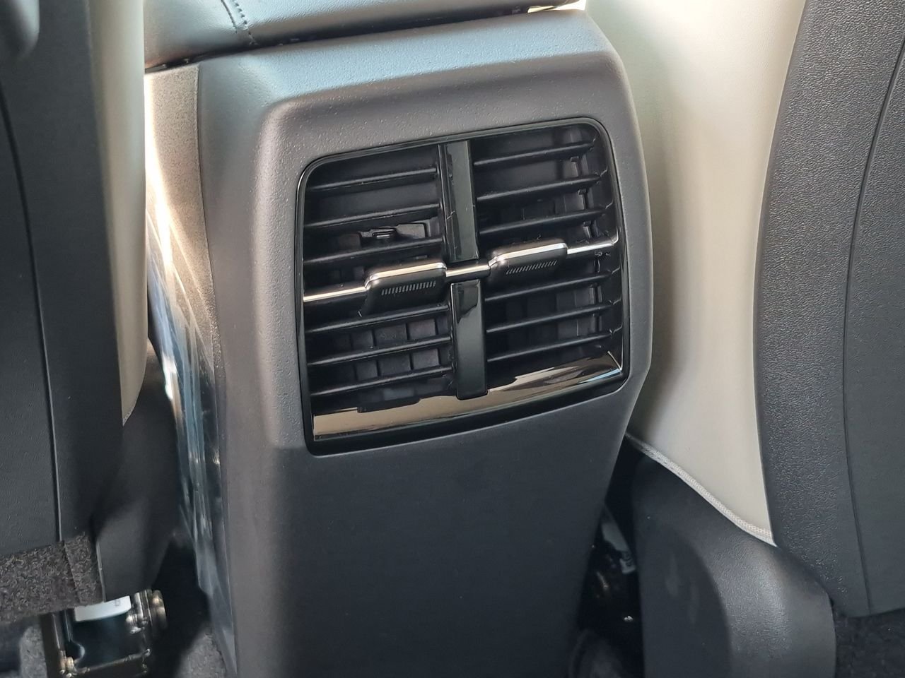 New 2026 Mineral Blue Kia EX image 21