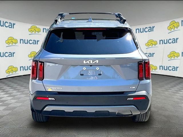Used 2023 Silver Kia X-Line S image 4