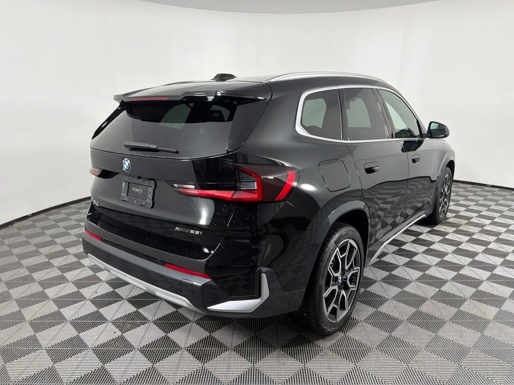 Certified Used 2026 Jet Black BMW xDrive28i image 5
