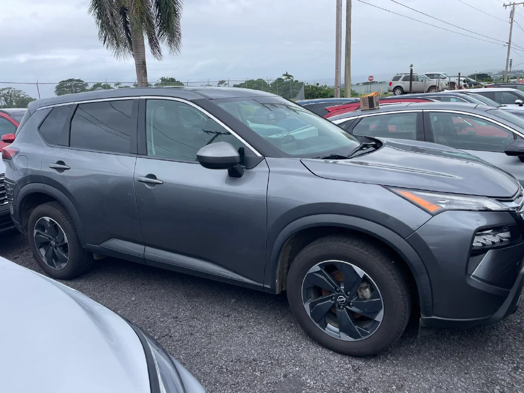 Used 2024 Gray Nissan SV image 3