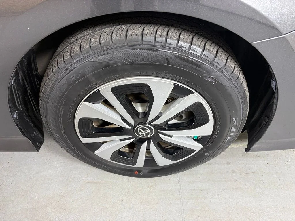 Used 2018 Gray Toyota Premium image 11