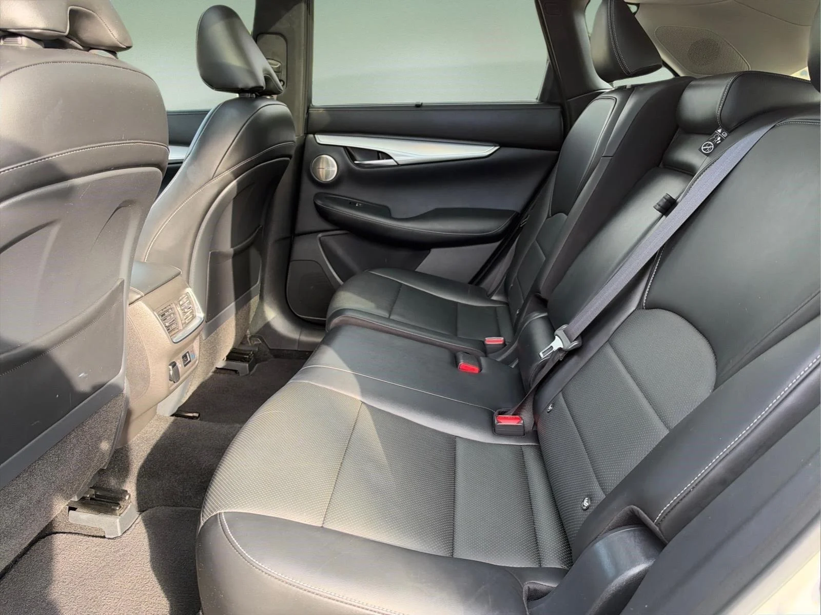Used 2021 Majestic White INFINITI SENSORY image 17