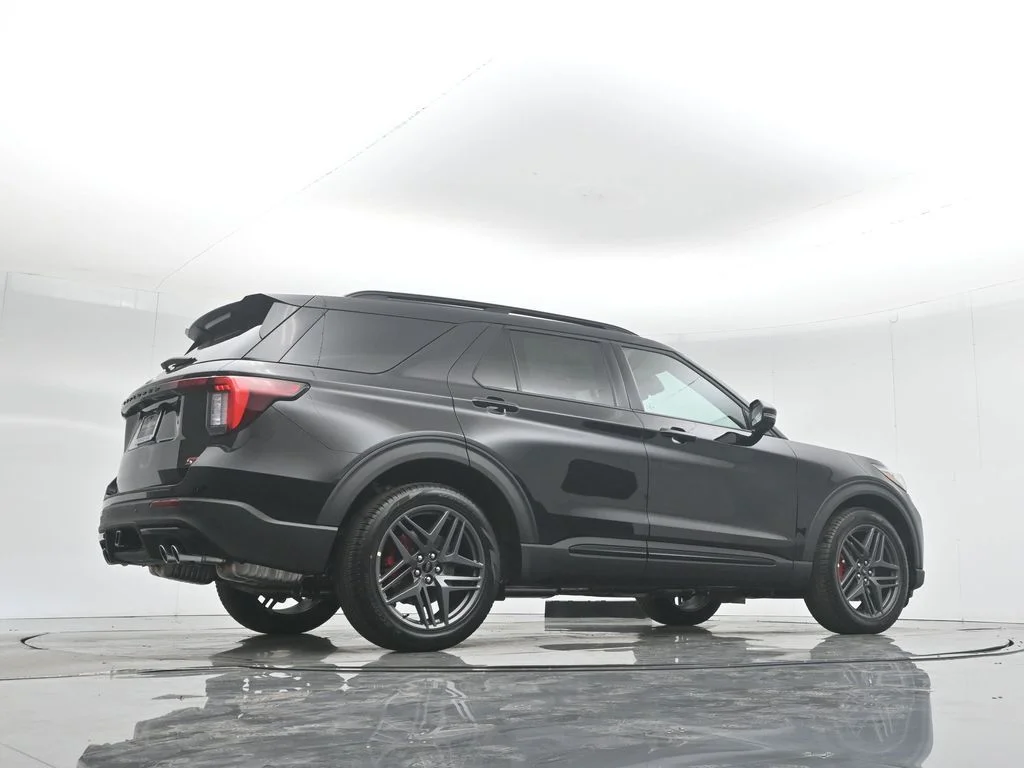 New 2026 Agate Black Metallic Ford ST image 32