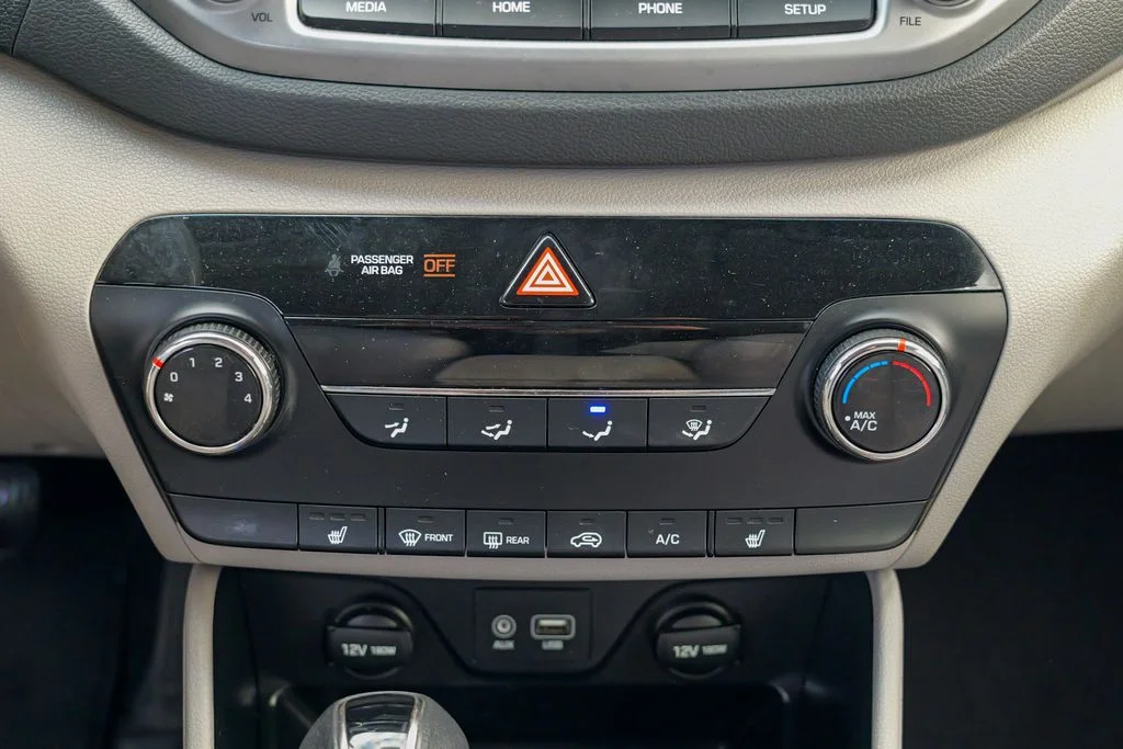 Used 2018 Molten Silver Hyundai SEL image 44
