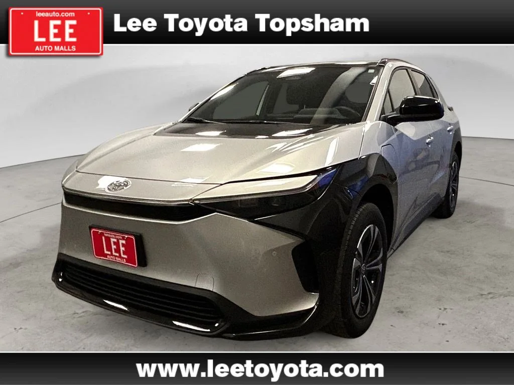 Used 2023 Silver Metallic Toyota XLE image 1