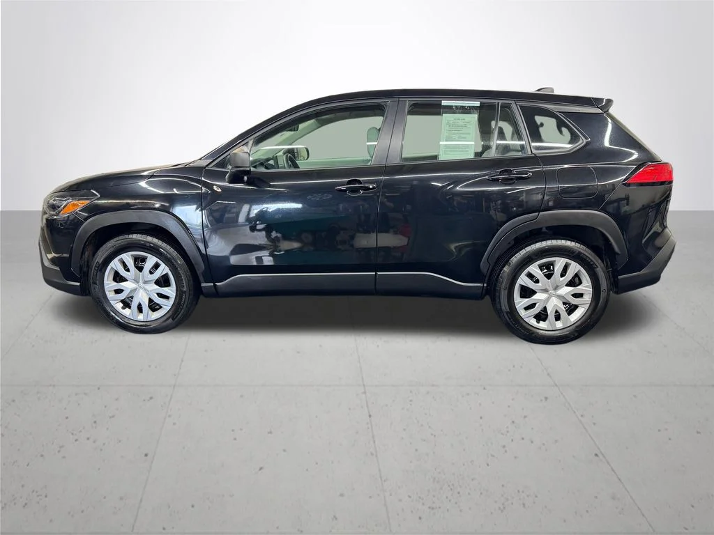 Used 2024 Black Toyota L image 3