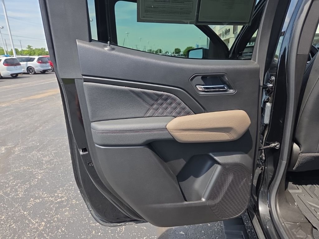 Used 2025 Black GMC Denali image 27