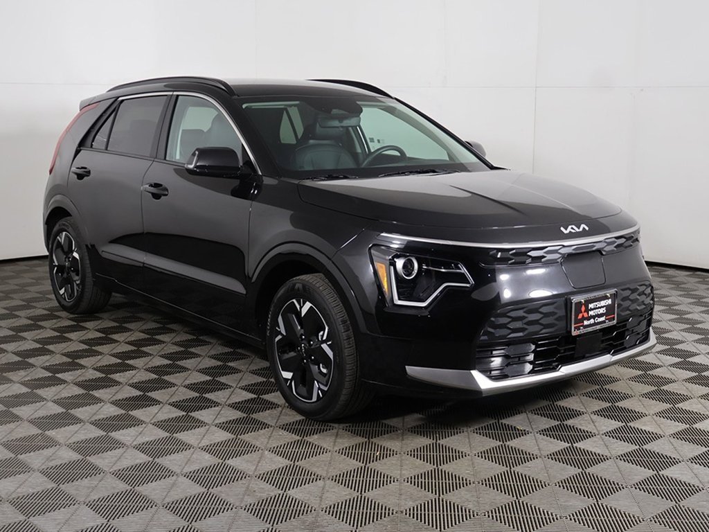Used 2024 Kia Niro Wind with VIN KNDCR3L1XR5121935 for sale in Parma, OH